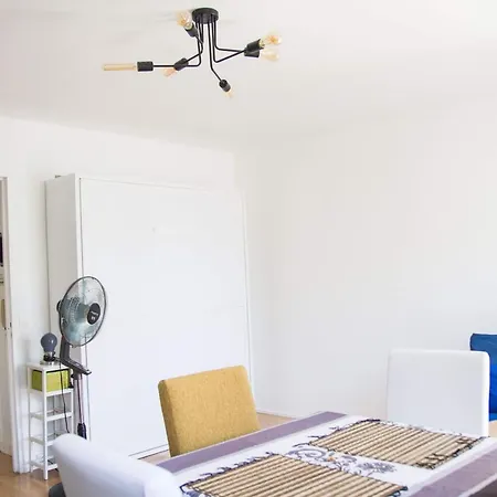 Bright, Calm, Well Located, And Furnished 30m2 Studio Apartmán *